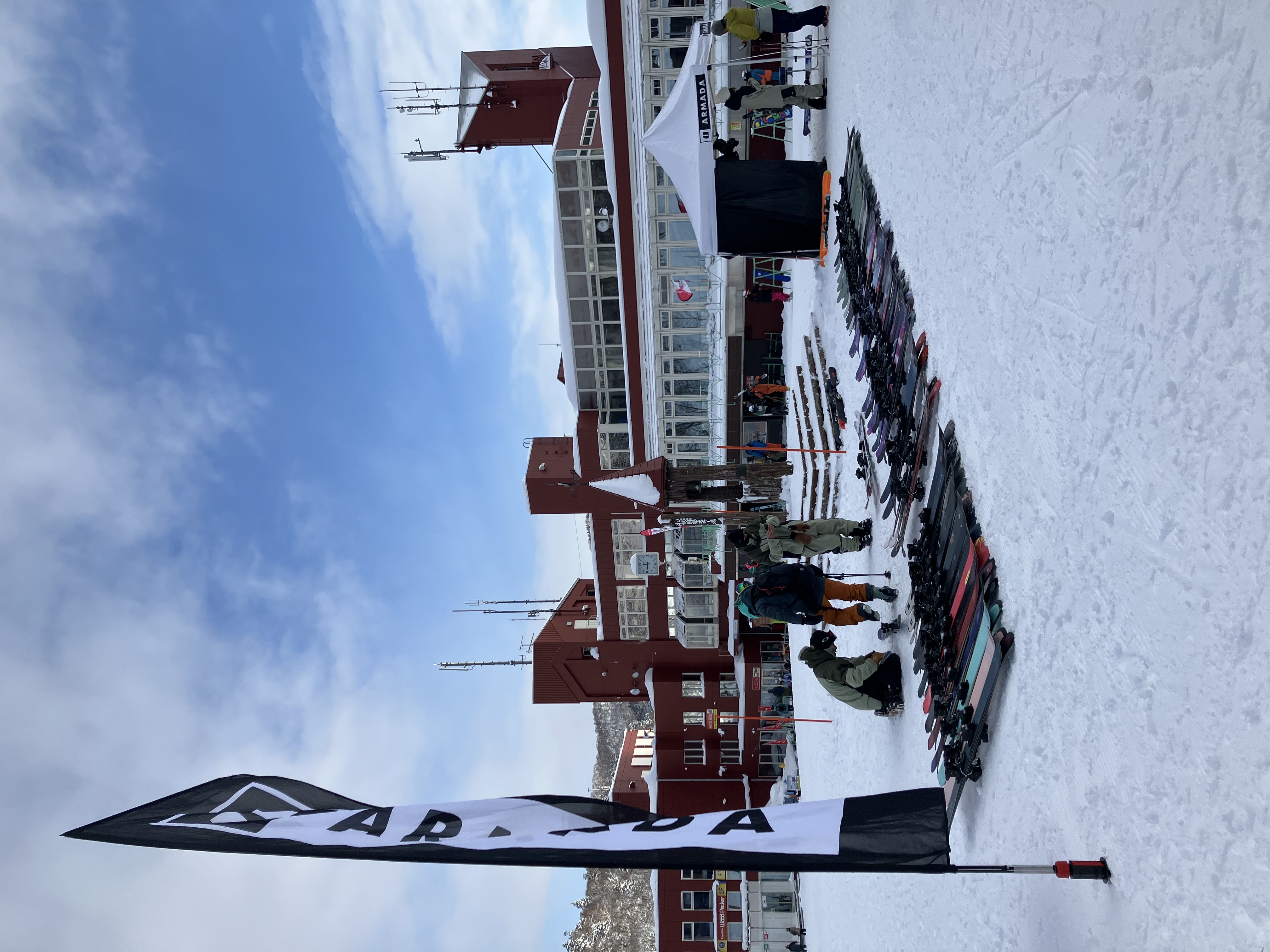 パウダースキー特集“激戦のセンター110mm代” | armadaskis.jp